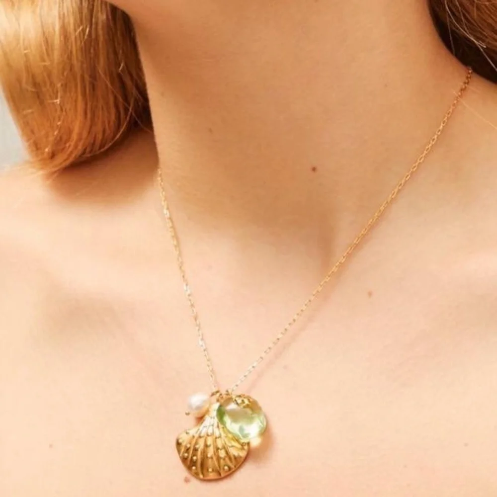 Designers Brands For Customers That Love To Wear Casual and Elegant Accessories